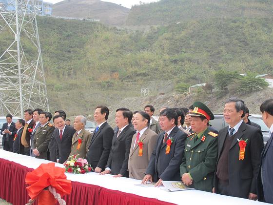 Lợi 10.000 tỷ đồng mỗi năm nhờ tổ máy 1 Thủy điện Sơn La phát điện sớm 
 
